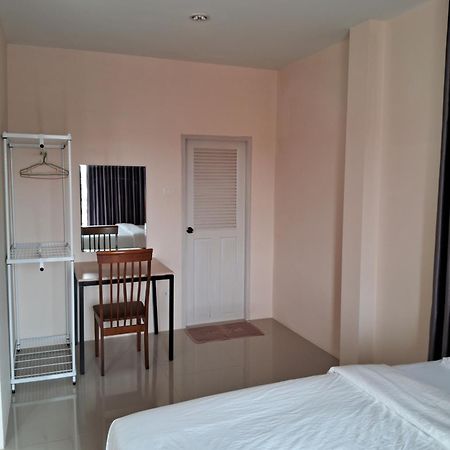 Hotel เคทู เกสเฮาส์ Chonburi Exterior foto