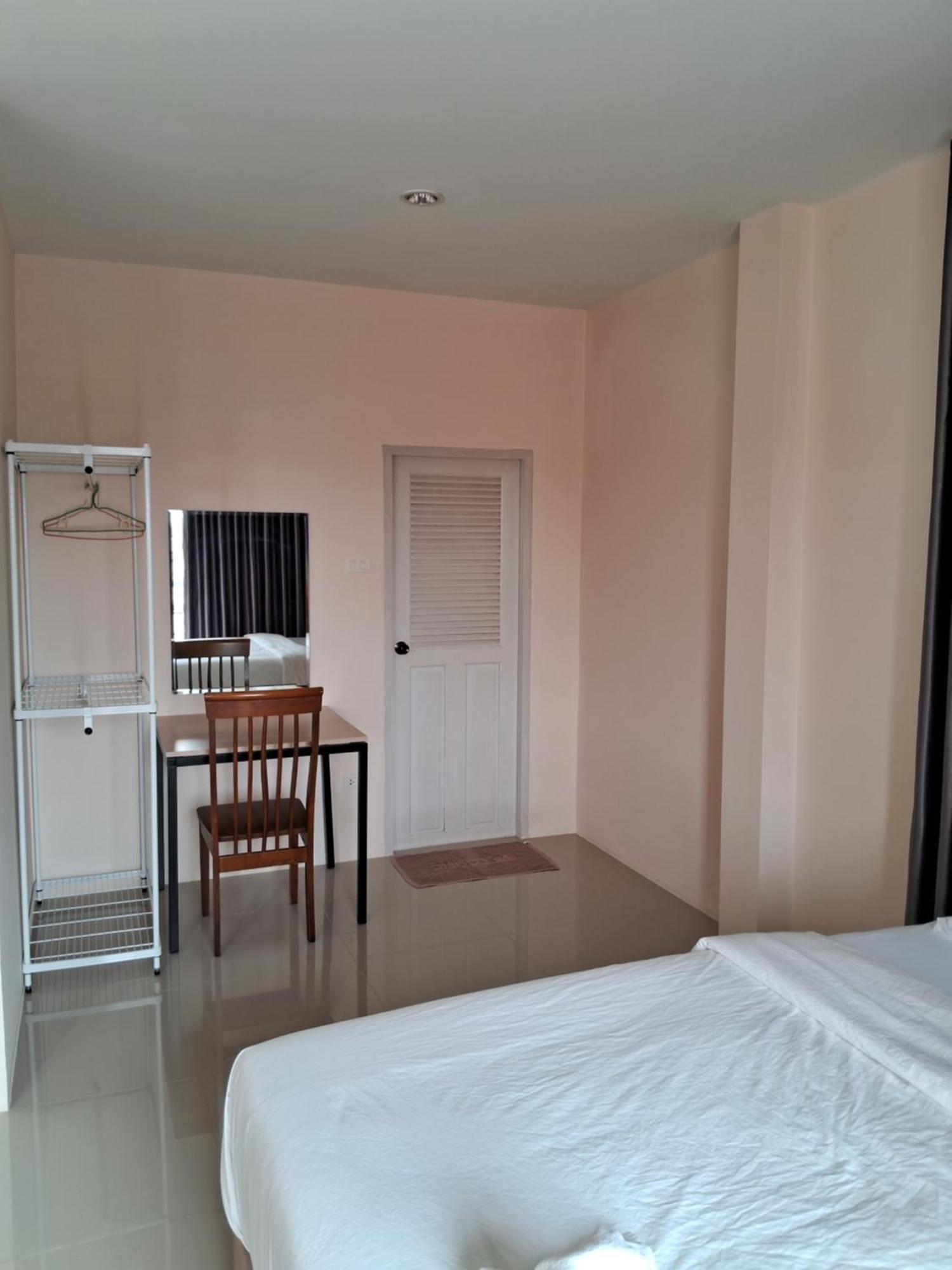 Hotel เคทู เกสเฮาส์ Chonburi Exterior foto