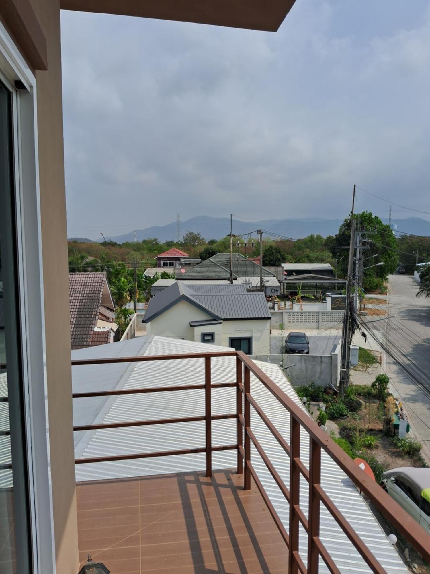 Hotel เคทู เกสเฮาส์ Chonburi Exterior foto